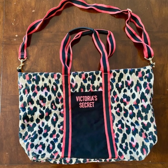 Victoria's Secret Handbags - Victoria's Secret Leopard Print Canvas Overnight Bag w/ Zip Closure